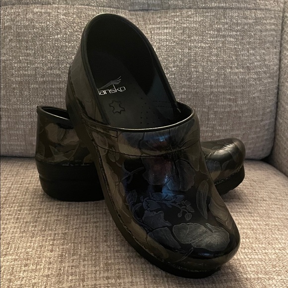 Dansko Silver & Black Floral Nursing Medical Professional Clogs EU 38 or US 7.5 - Picture 4 of 10